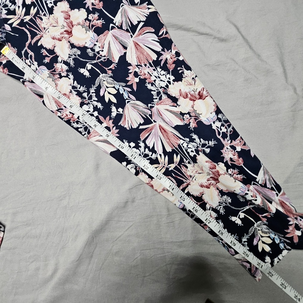 Wonderly Studio Women's Large Yummy Leggings New w/Tags Navy‎ Floral - Picture 7 of 7